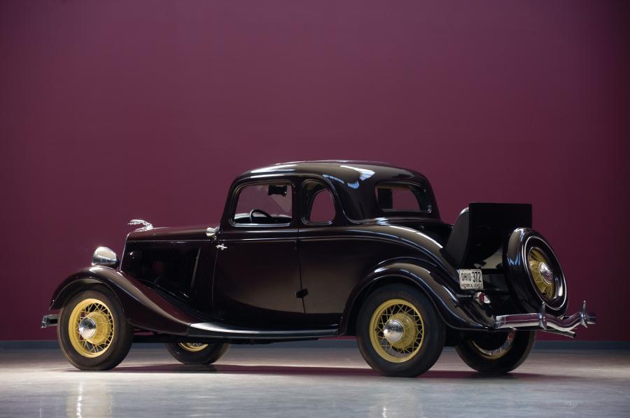  Ford V8 DeLuxe 5-Window Coupe 1934 года  (фото 2 из 2)